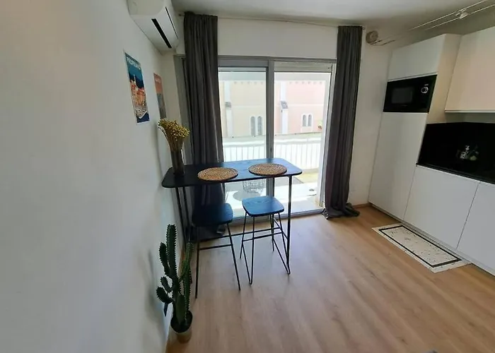 Apartment Beau Proche Centre Et